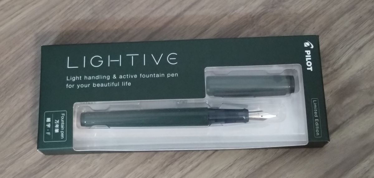 PILOT万年筆LIGHTIVE